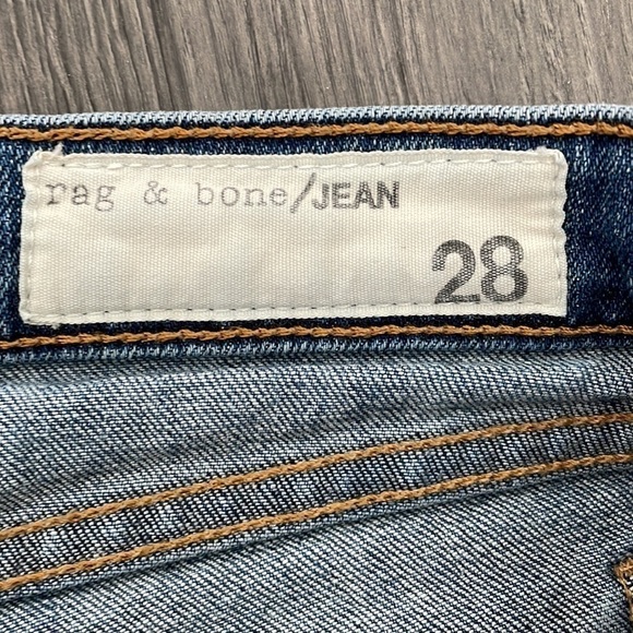 Sz28 Rag & Bone Crop Jean in Ensenada Wash, Factory Distressed in VGUC - Picture 12 of 15